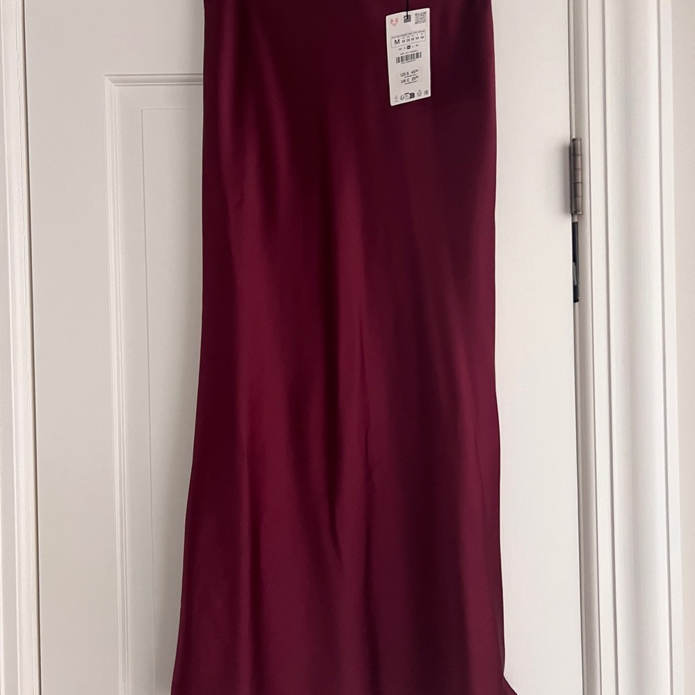 Zara Chic Burgundy Satin-effect Women's Midi Skirt - New with tags